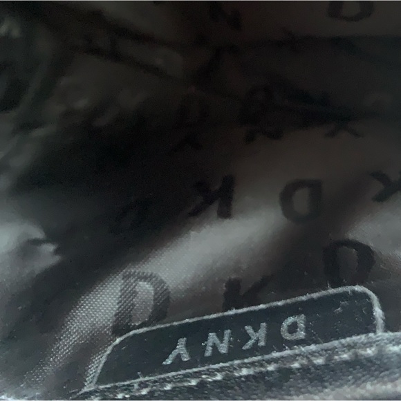 NEW DKNY Cleo Top Zip Camera Handbag Shoulder Purse Chain Strap Tattoo New York - Picture 10 of 15